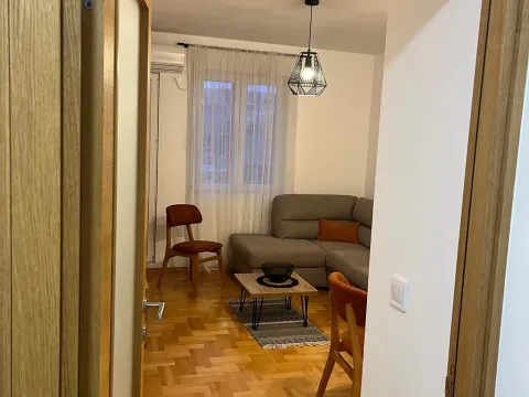 Rent, two bedroom apartment, 45m², Budva, Crna Gora - image 10