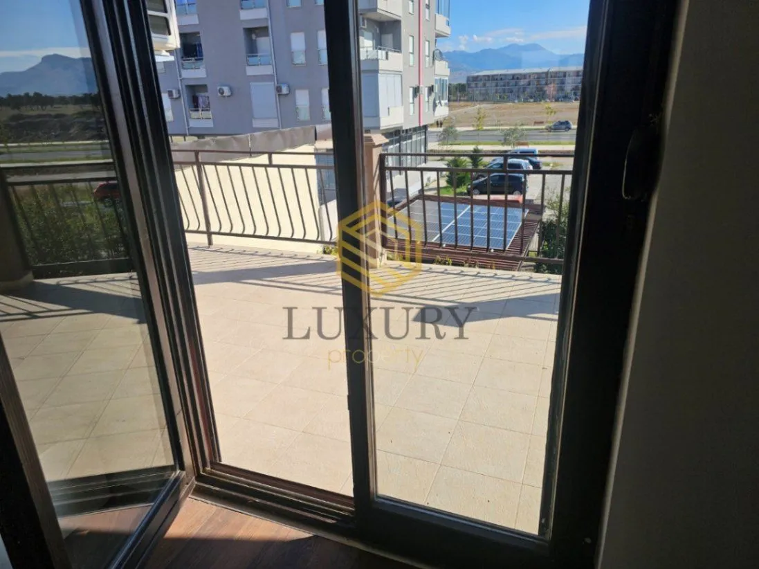 Izdavanje, jednosoban stan, 80m², Stari Aerodrom, Podgorica