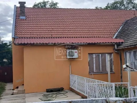  House for Sale, 316m2, Čantavir, Subotica