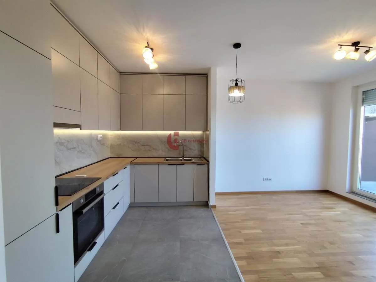 Prodaja, dvosoban stan, 50m², Bajnat, Subotica