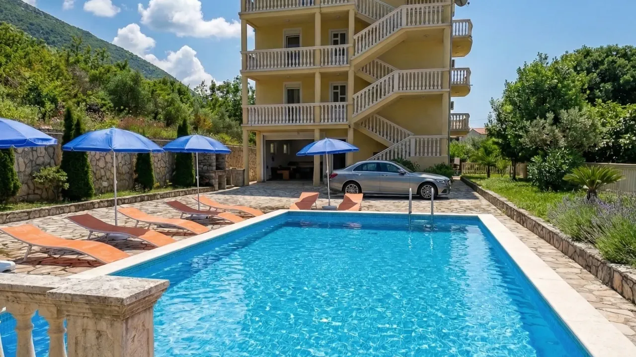 Prodaja, kuća, 400m², Zagrađe, Bar