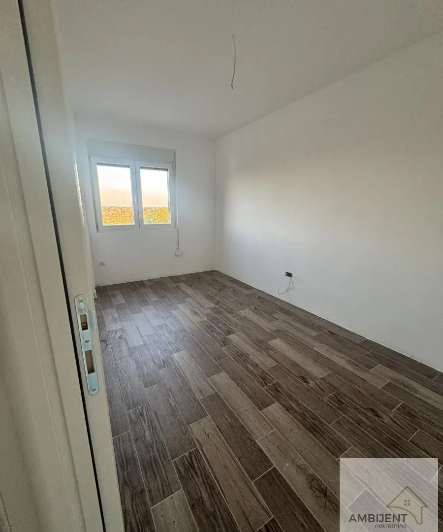Prodaja, trosoban stan, 71m², Stari Banovci, Stara Pazova