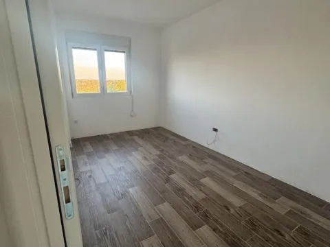 Prodaja, trosoban stan, 71m², Stari Banovci, Stara Pazova - image 12