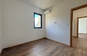 Prodaja, trosoban stan, 126m², Reževići, Budva