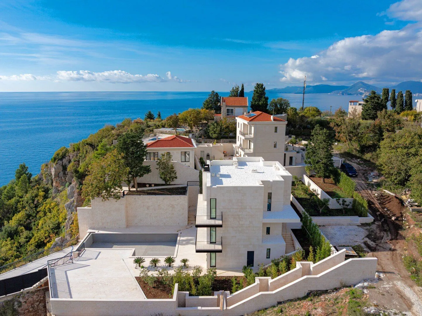 Prodaja, kuća, 580m², Skočiđevojka, Budva