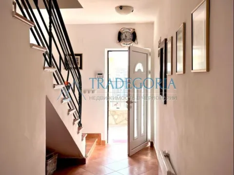 Prodaja, kuća, 260m², Petrovac, Budva - image 15
