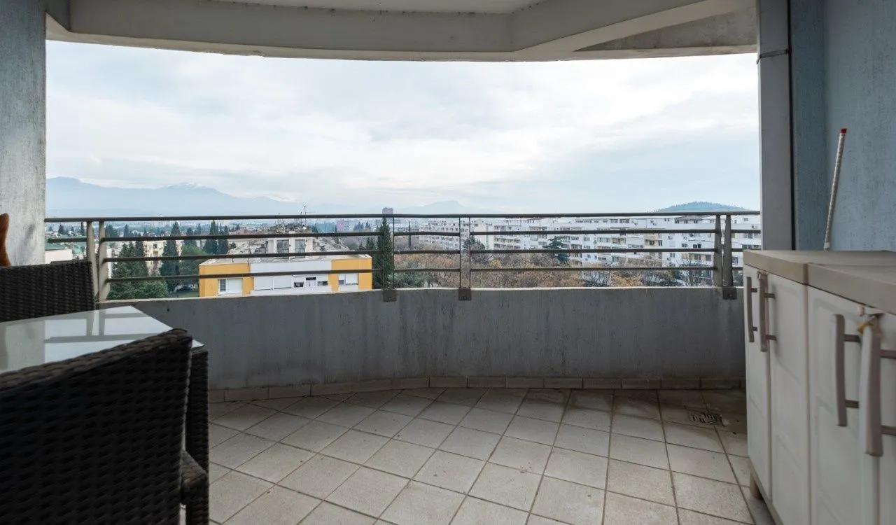 Prodaja, trosoban stan, 140m², Preko Morače, Podgorica