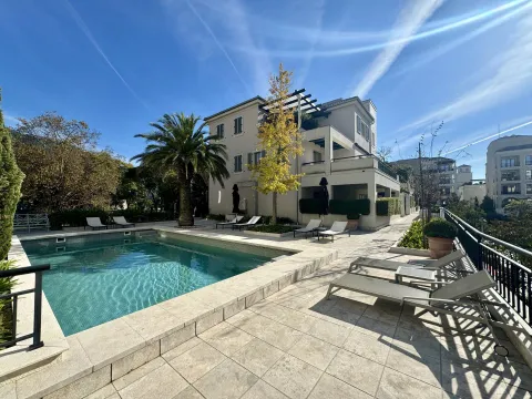 Rent, two bedroom apartment, 164m², Porto Montenegro, Tivat - image 16