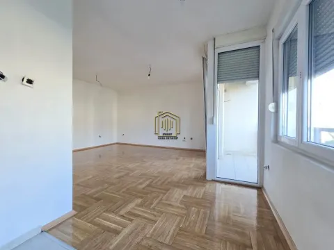 Prodaja, dvosoban stan, 73m², Dalmatinska ulica, Podgorica - image 4