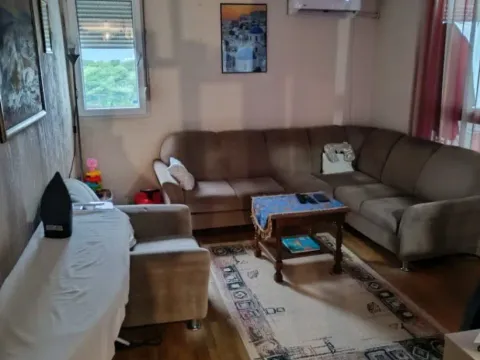 Prodaja, dvosoban stan, 77m², Blok 5, Podgorica - image 1