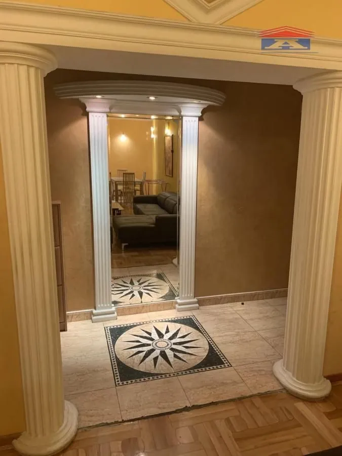 Izdavanje, dvosoban stan, 64m², Centar, Novi Sad
