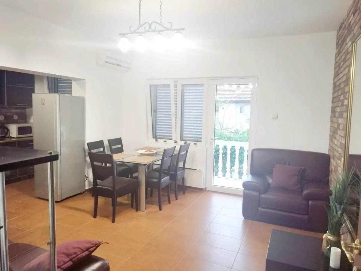 Rent, three bedroom apartment, 84m², Centar, Tivat