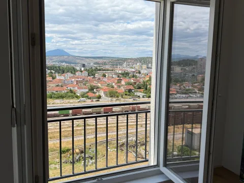 Rent, two bedroom apartment, 65m², Stari Aerodrom, Podgorica - image 5
