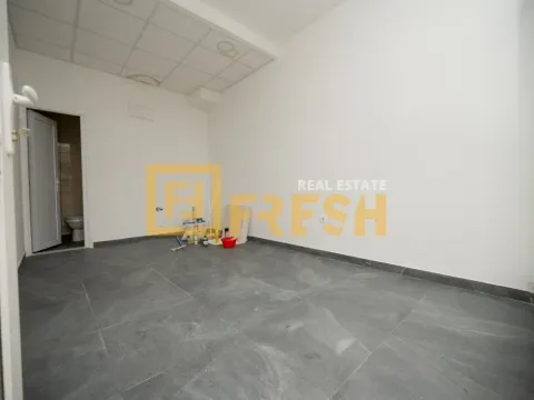 Izdavanje, poslovni prostor, 14m², Stari Aerodrom, Podgorica - image 5