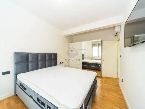 Izdavanje, trosoban stan, 130m², Dalmatinska ulica, Podgorica - image 8