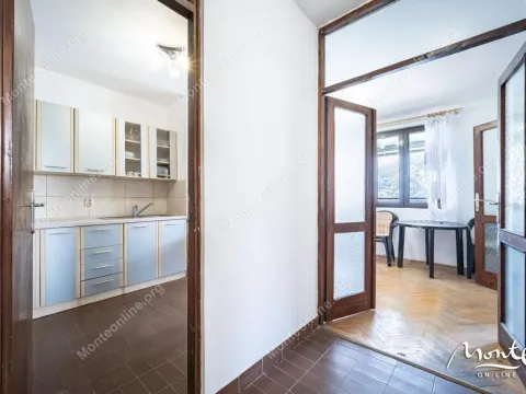 Prodaja, dvosoban stan, 64m², Risan, Kotor - image 9