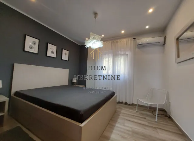 Rent, two bedroom apartment, 70m², Dobrota, Kotor