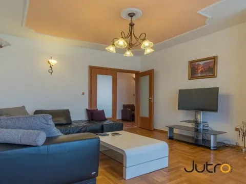 Prodaja, dvosoban stan, 77m², Podgorica, Crna Gora