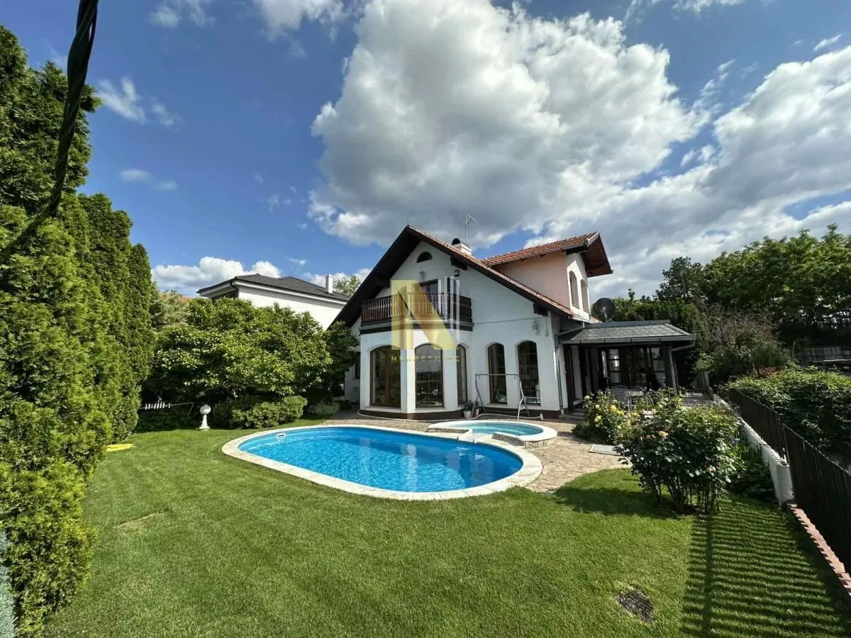 Prodaja, kuća, 336m², Sremska Kamenica, Petrovaradin