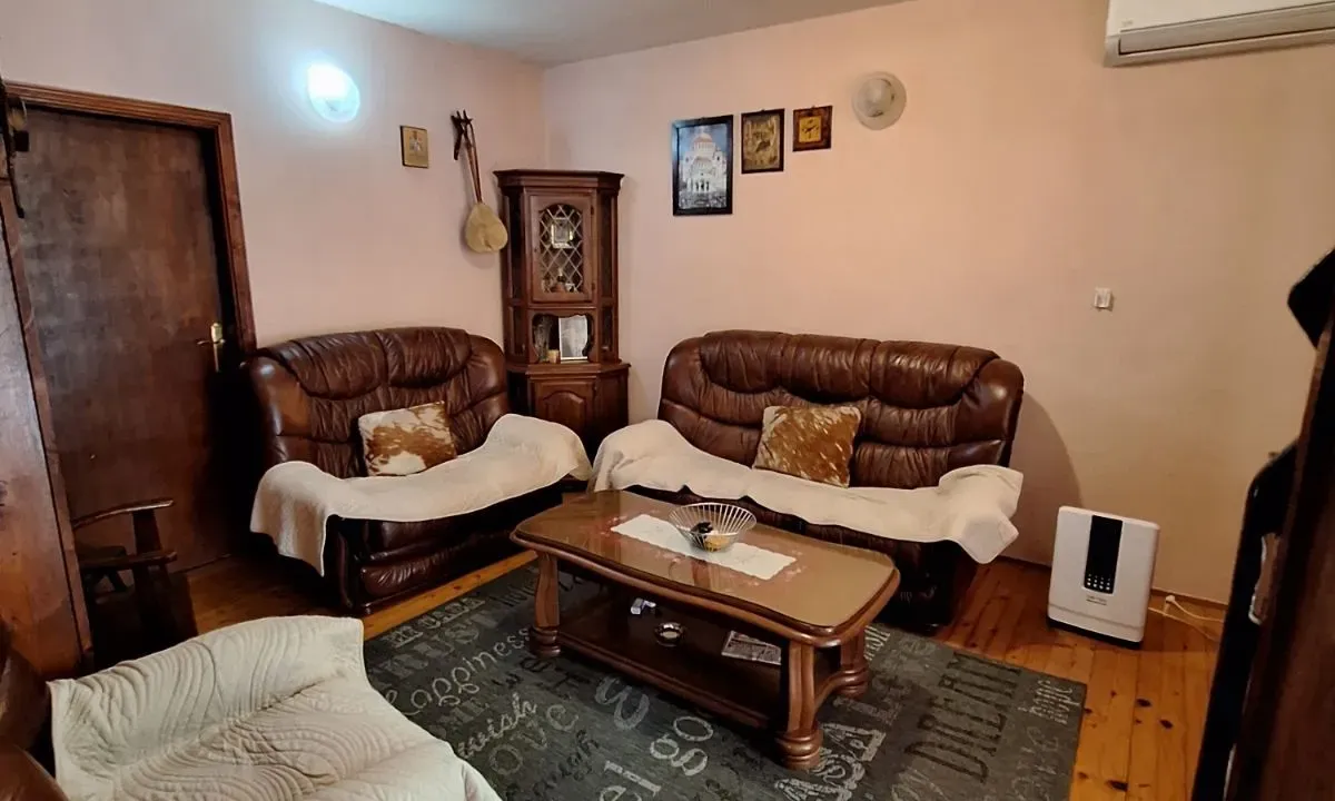 Sale, house, 90m², Tološi, Podgorica