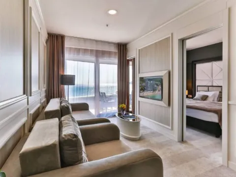 Rent, two bedroom apartment, 80m², Rafailovići, Budva - image 5