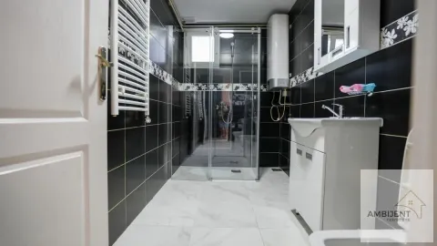 Prodaja, kuća, 131m², Zemun Ugrinovci, Zemun Sve Podlokacije - image 6
