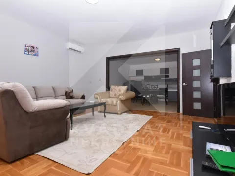 Izdavanje, trosoban stan, 130m², Tološi, Podgorica - image 2