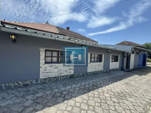 Prodaja, poslovni prostor, 900m2, Despotovac Prodaja, poslovni prostor, 900m2, Despotovac