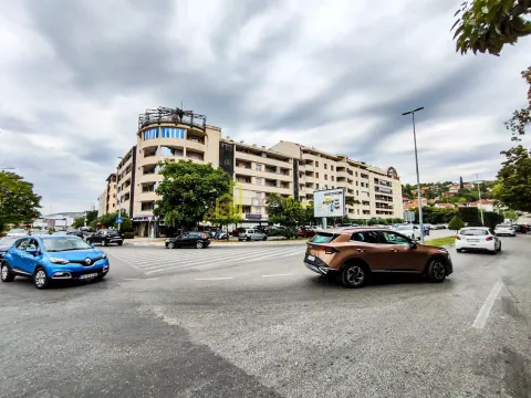 Prodaja, dvosoban stan, 105m², Preko Morače, Podgorica