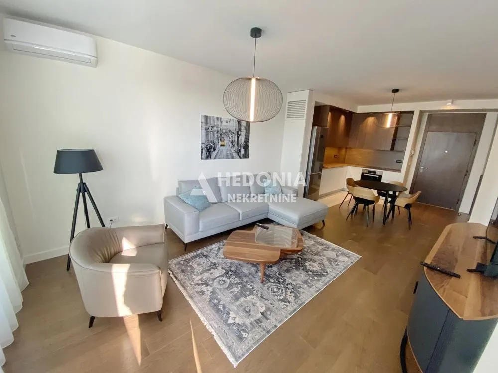 Prodaja, dvosoban stan, 60m², Savski Venac, Beograd