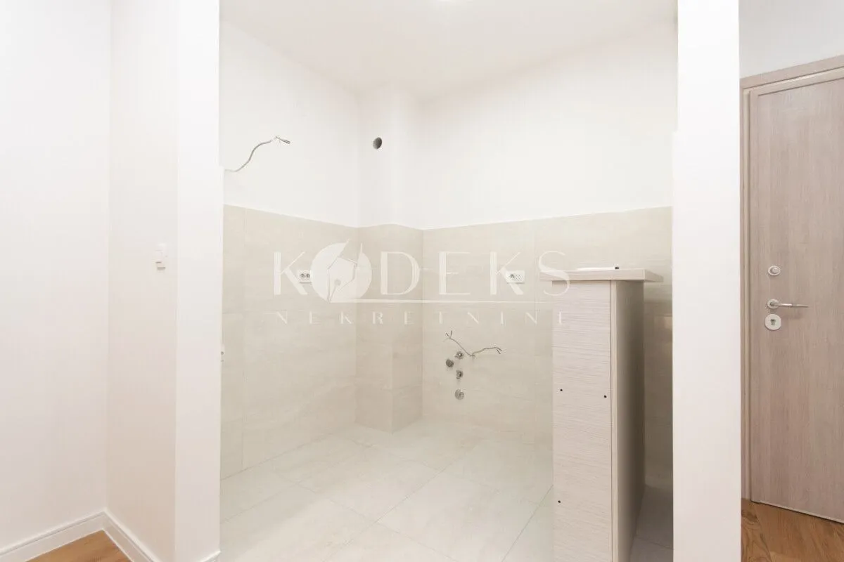 Rent, office space, 42m², Central Point, Podgorica