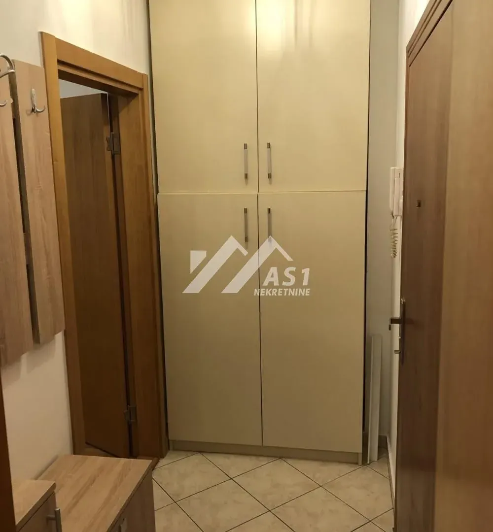 Izdavanje, jednosoban stan, 23m², Grbavica, Novi Sad Sve Podlokacije
