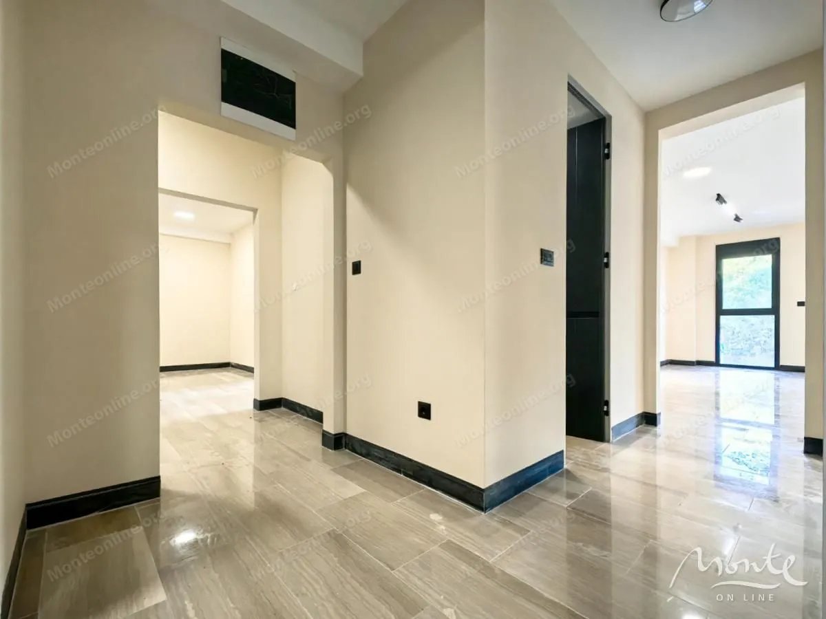 Prodaja, trosoban stan, 111m², Vezirov Most, Podgorica