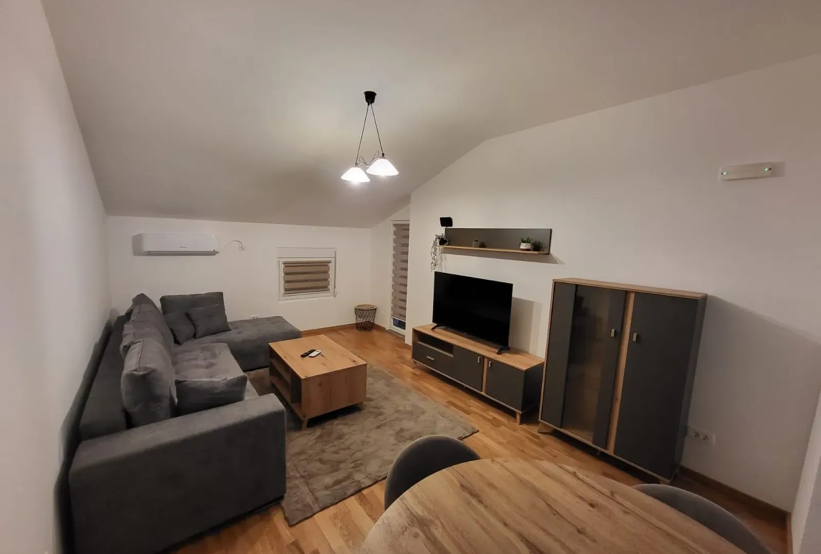 Izdavanje, jednosoban stan, 42m², Zagorič, Podgorica