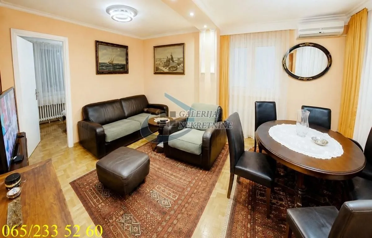 Izdavanje, četvorosoban stan, 90m², Novi Beograd Blok 61, Novi Beograd Sve Podlokacije