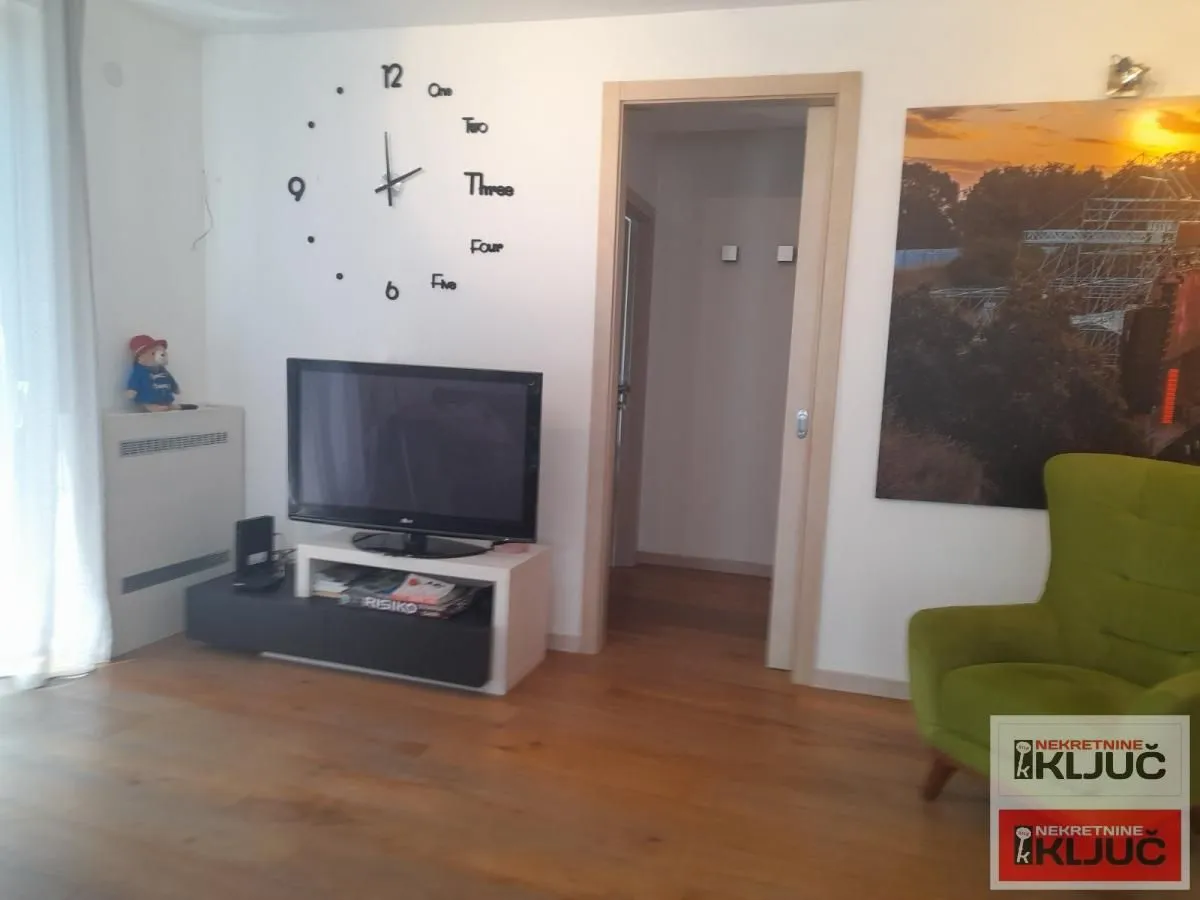 Prodaja, trosoban stan, 80m², Kej, Novi Sad Sve Podlokacije