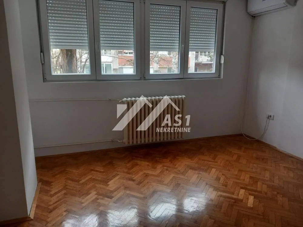Prodaja, jednosoban stan, 31m², Bulevar Oslobodjenja, Novi Sad Sve Podlokacije