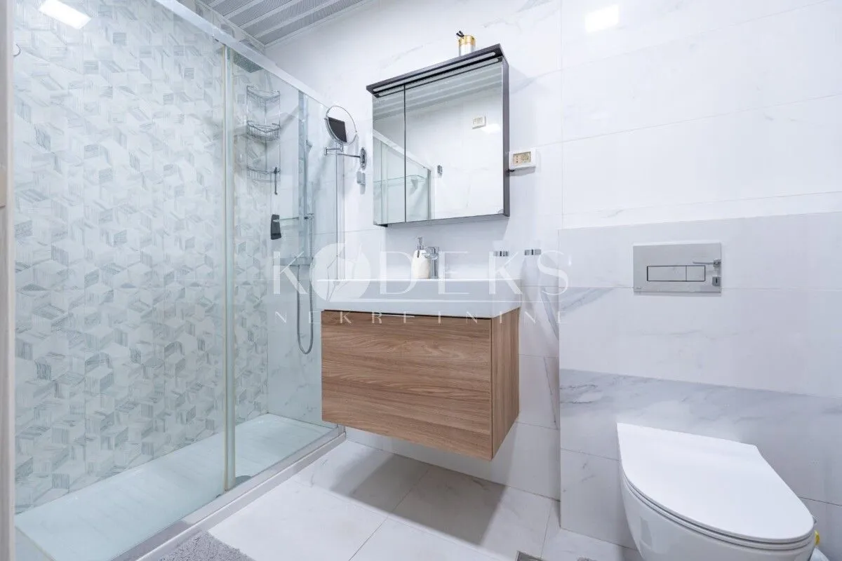 Prodaja, dvosoban stan, 68m², Central Point, Podgorica