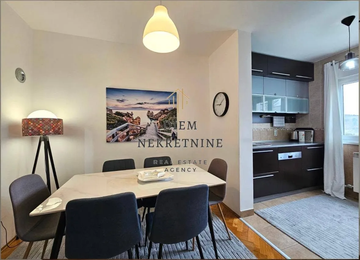 Prodaja, dvosoban stan, 76m², Centar, Bar