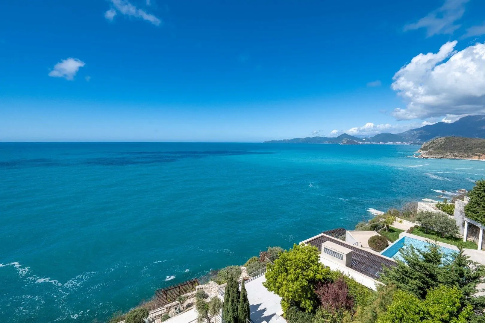 Prodaja, trosoban stan, 139m², Rijeka Reževići, Budva