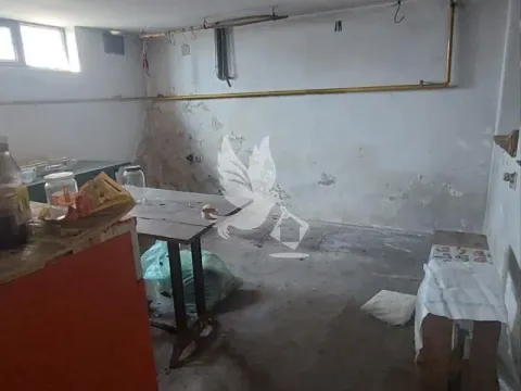 Sale, house, 300m², Medjulužje, Mladenovac - image 12