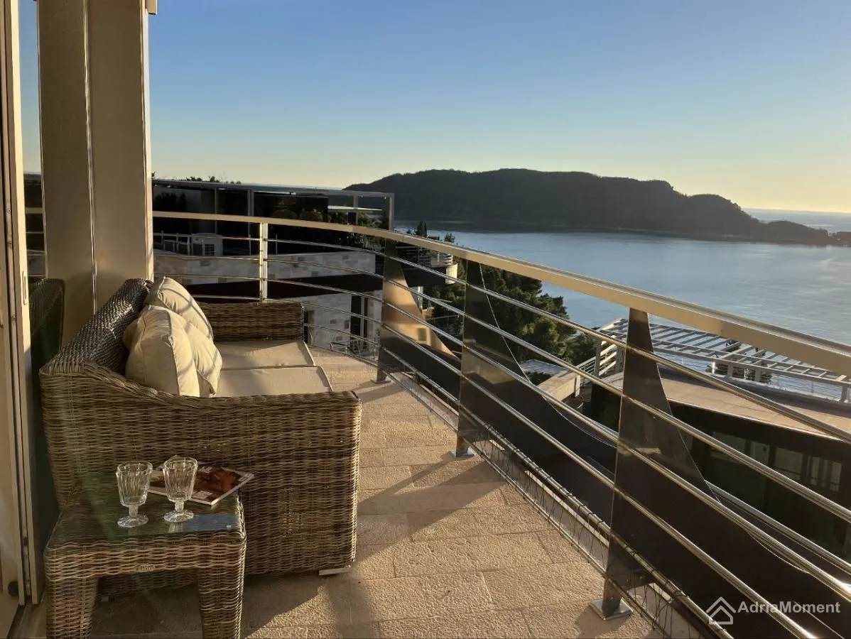 Sale, two bedroom apartment, 178m², Centar, Budva