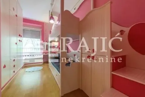 Children's bedroom with bunk beds and pink furniture. - image 17