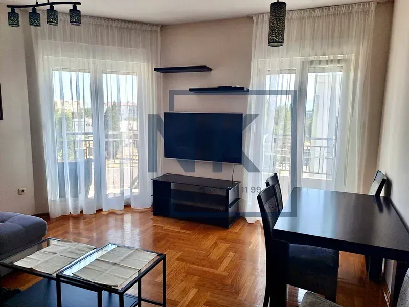 Izdavanje, dvosoban stan, 65m², Tuški Put, Podgorica