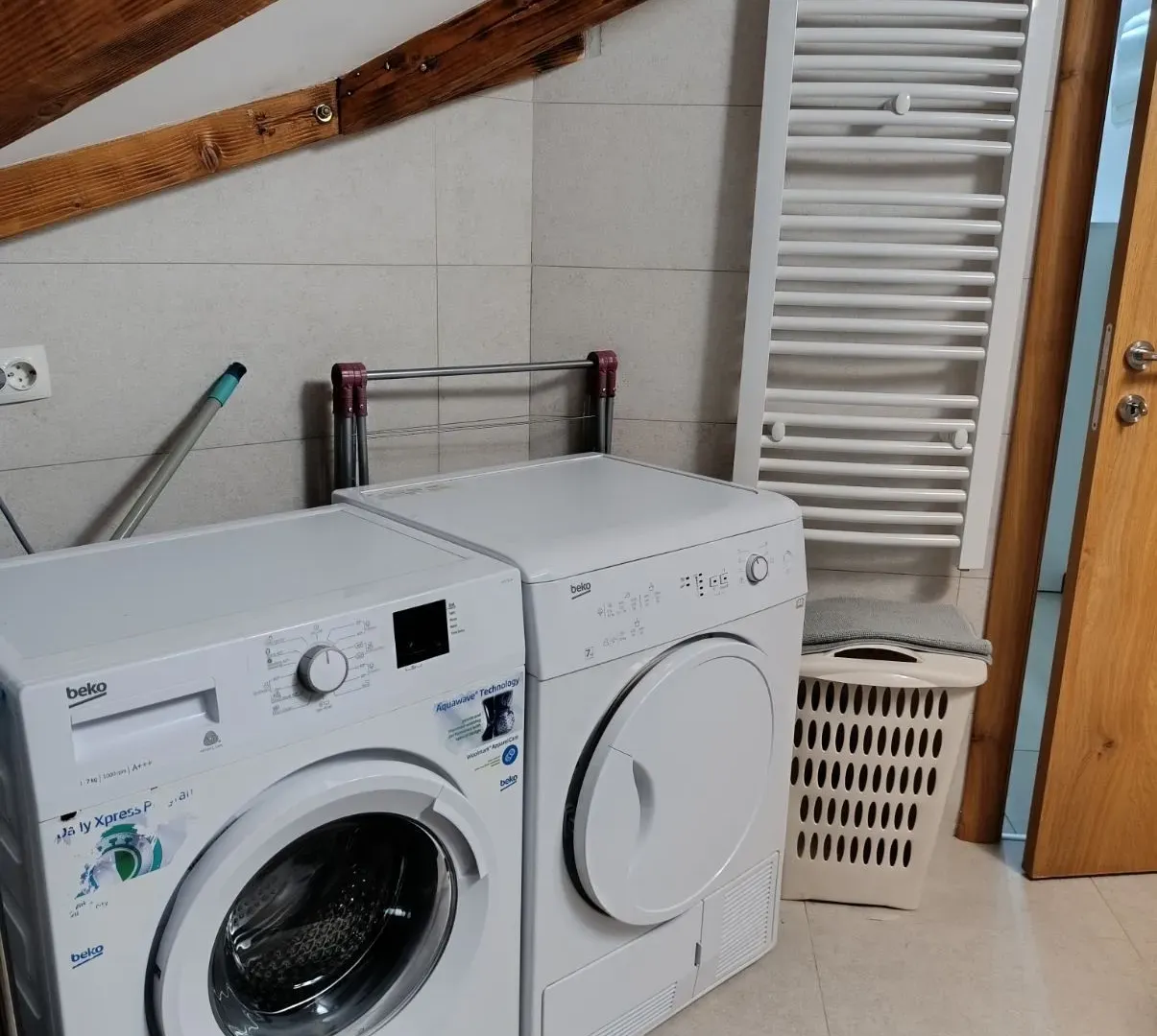 Rent, two bedroom apartment, 88m², Kalimanj, Tivat