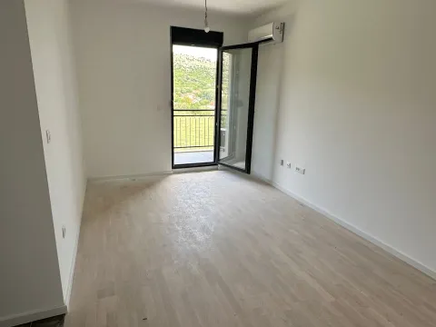 Prodaja, stan, 37m², Tološi, Podgorica