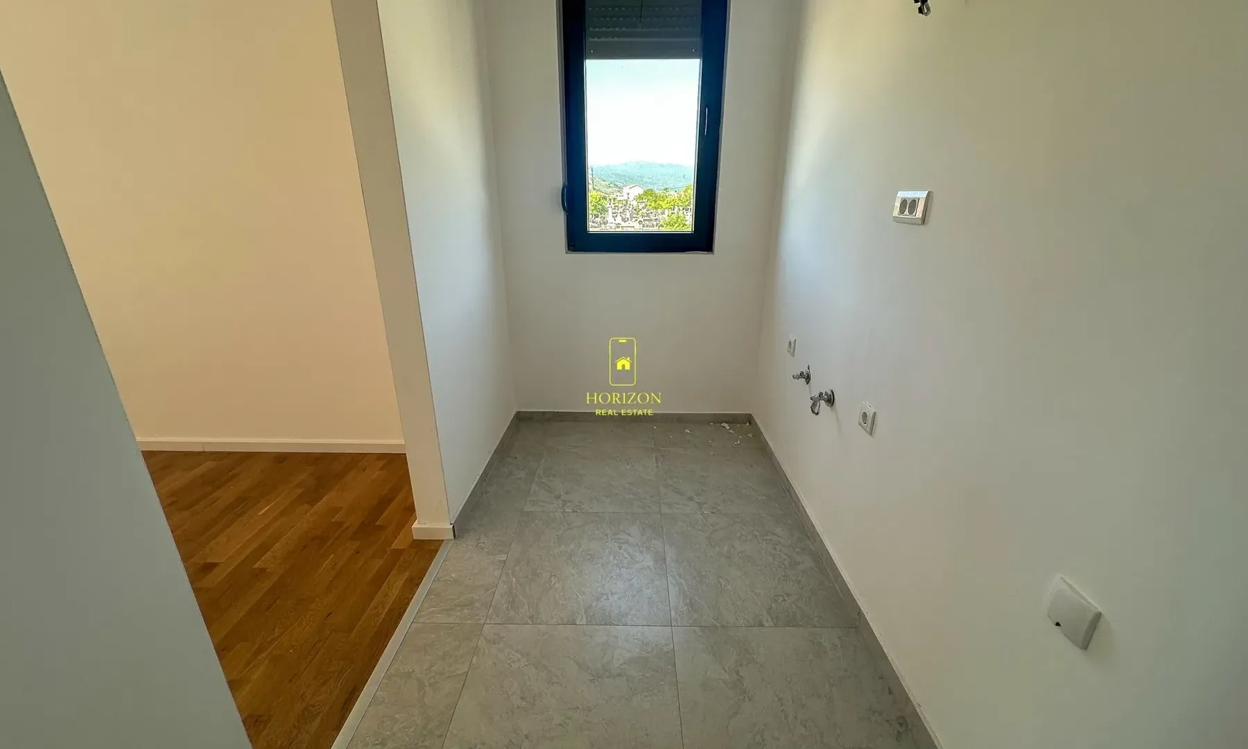 Prodaja, dvosoban stan, 64m², Tološi, Podgorica
