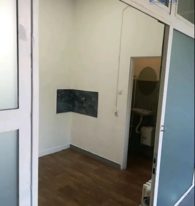 Izdavanje, poslovni prostor, 10m², Novo naselje, Novi Sad