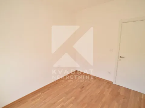 Izdavanje, jednosoban stan, 40m², Stari Aerodrom, Podgorica - image 5