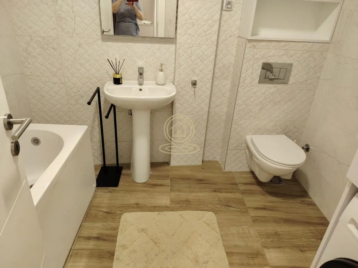 Izdavanje, trosoban stan, 65m², Stari Majur, Petrovaradin